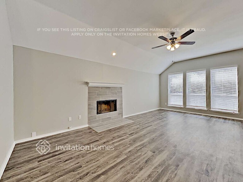 Building Photo - 221 Mulberry Ln