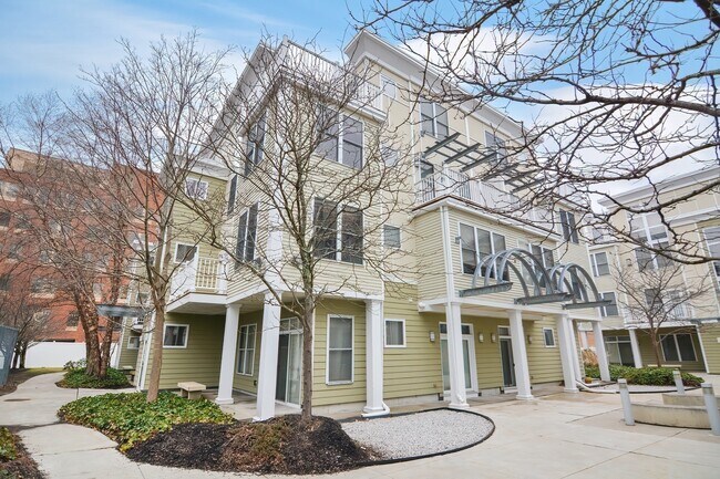 Building Photo - 27 Wheeler St