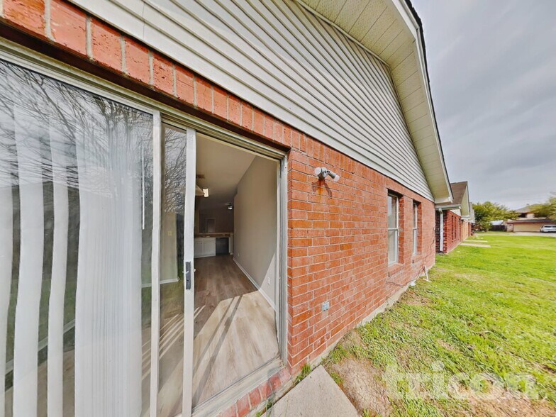 Building Photo - 3115 Kelling St