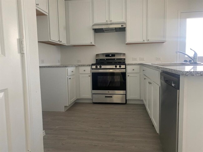 Building Photo - 7102 Satellite Wy