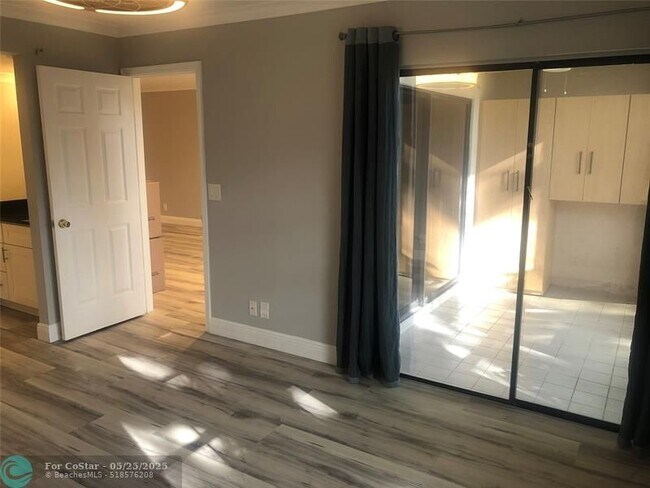 Building Photo - 2950 Olivewood Terrace