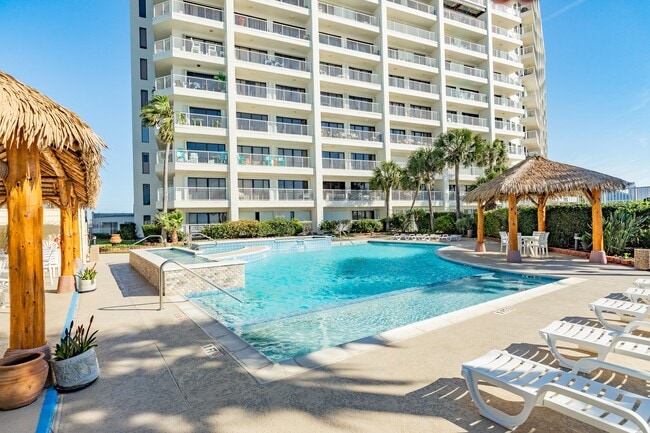 Building Photo - 7700 Seawall Blvd