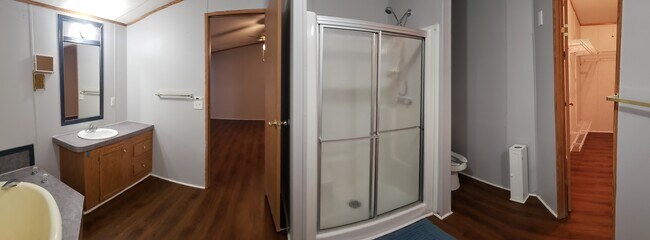 Building Photo - 18 Valley Trail SE