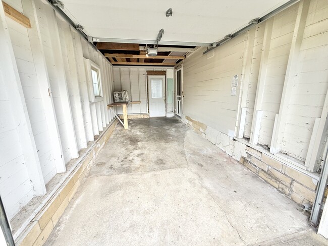 Building Photo - 824 Bellflower Ave NW