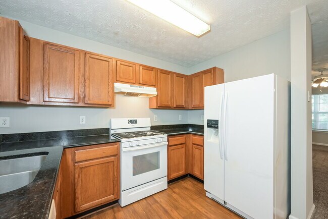 Building Photo - 154 Springbottom Dr SE