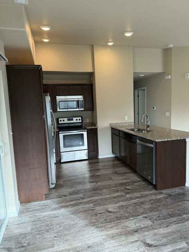 Building Photo - 1745 Flintshire St