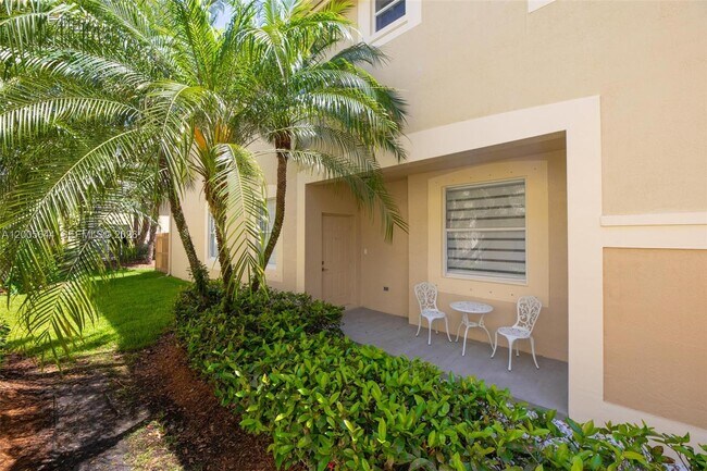 Building Photo - 2143 Hacienda Terrace