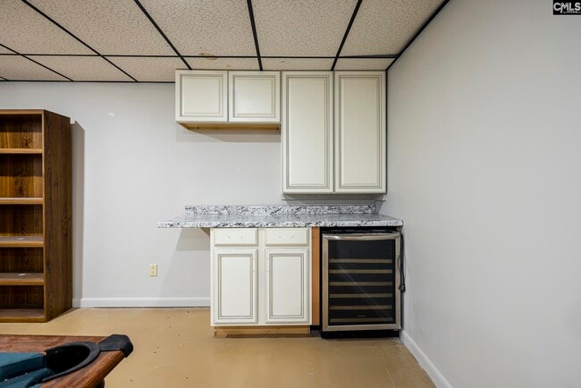 Building Photo - 251 Shoreline Dr