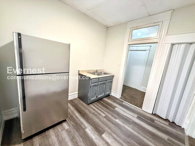 Building Photo - 921 53rd St N