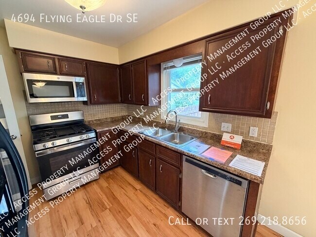 Building Photo - 4694 Flying Eagle Dr SE