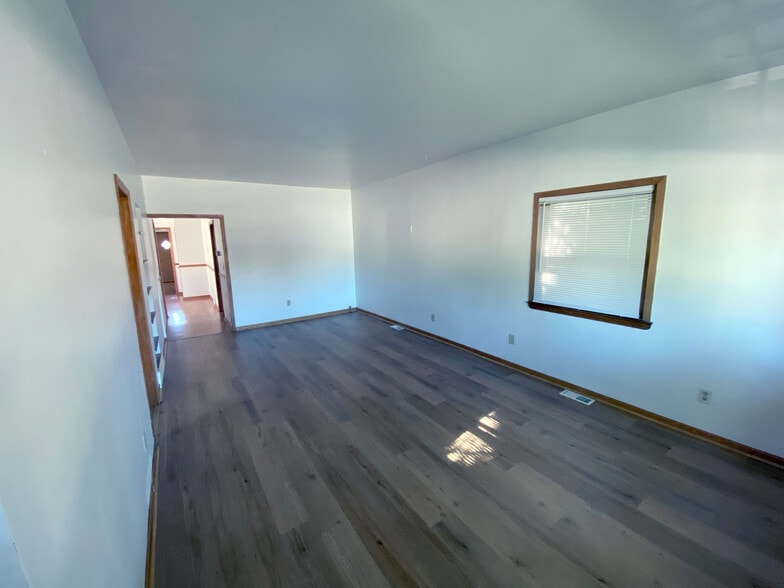 Livingroom - 3633 E Carpenter Ave