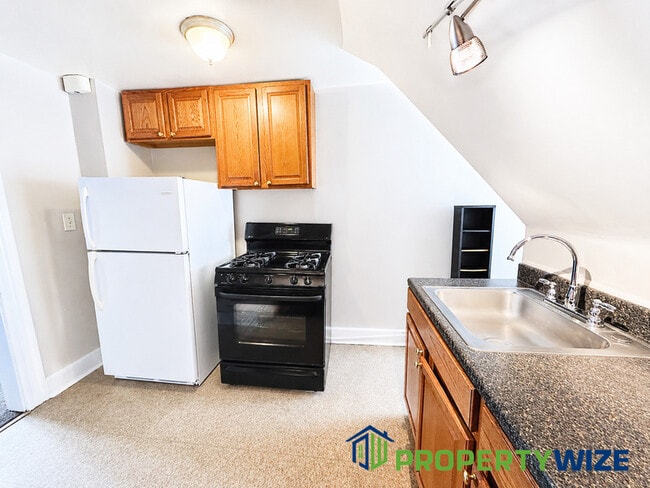 Building Photo - 516 Beaumont Ave