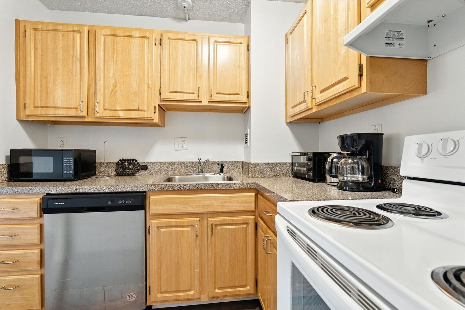 Building Photo - 1711 Bellevue Ave