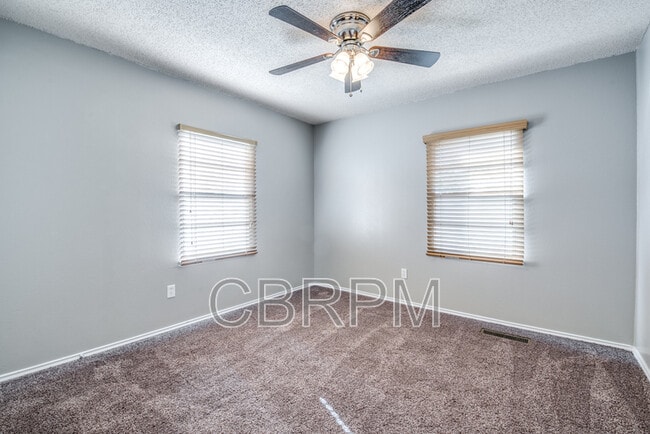 Building Photo - 5308 Kenosha Ave