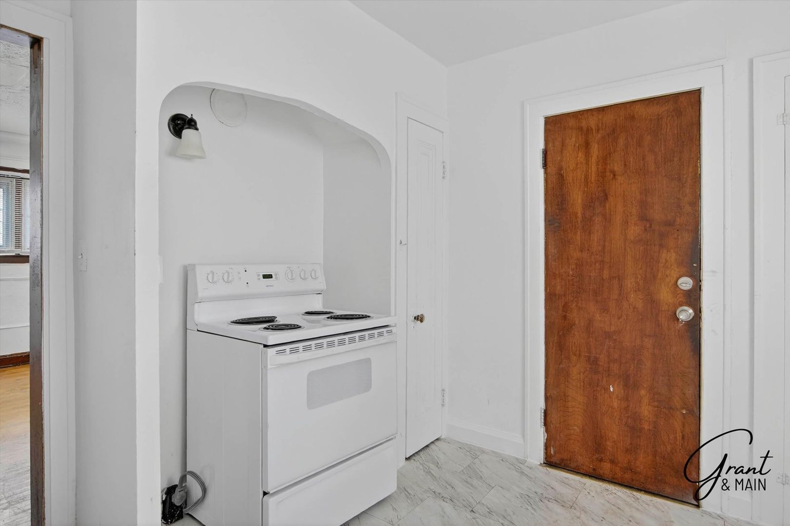 Building Photo - 10345-10345 Crocuslawn Ave