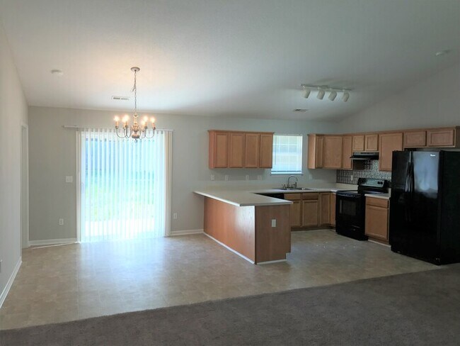 Building Photo - 4 Bedroom Ranch-Style Home!