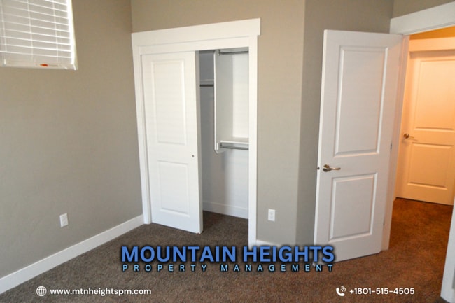 Building Photo - 954 Delorean Ln