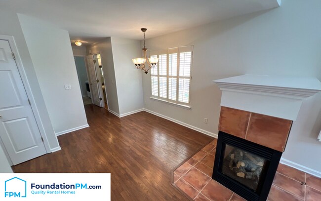 Building Photo - 1066 W Montebello Cir