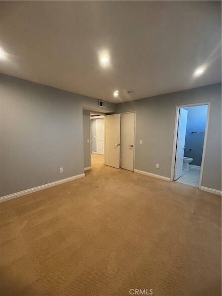 Building Photo - 10201 Mason Ave