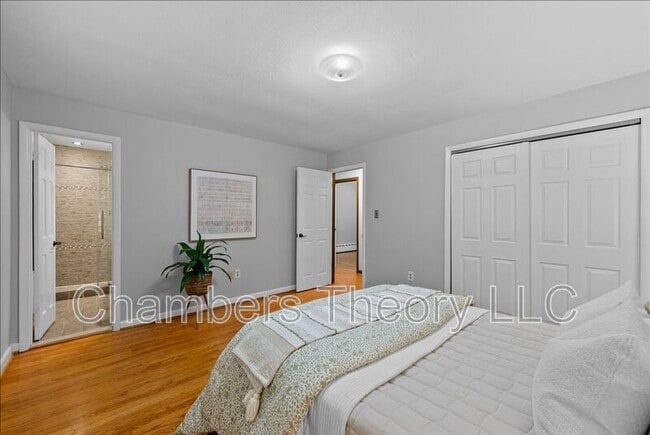 Building Photo - 3035 Hazelton St