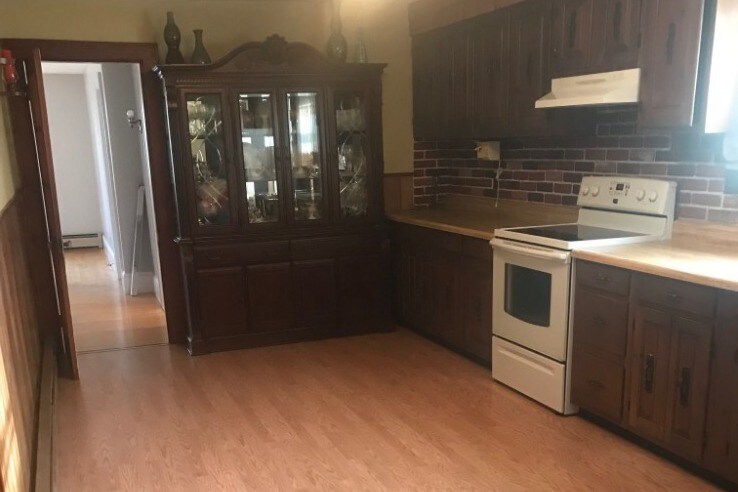 Kitchen - 324 Laurel St