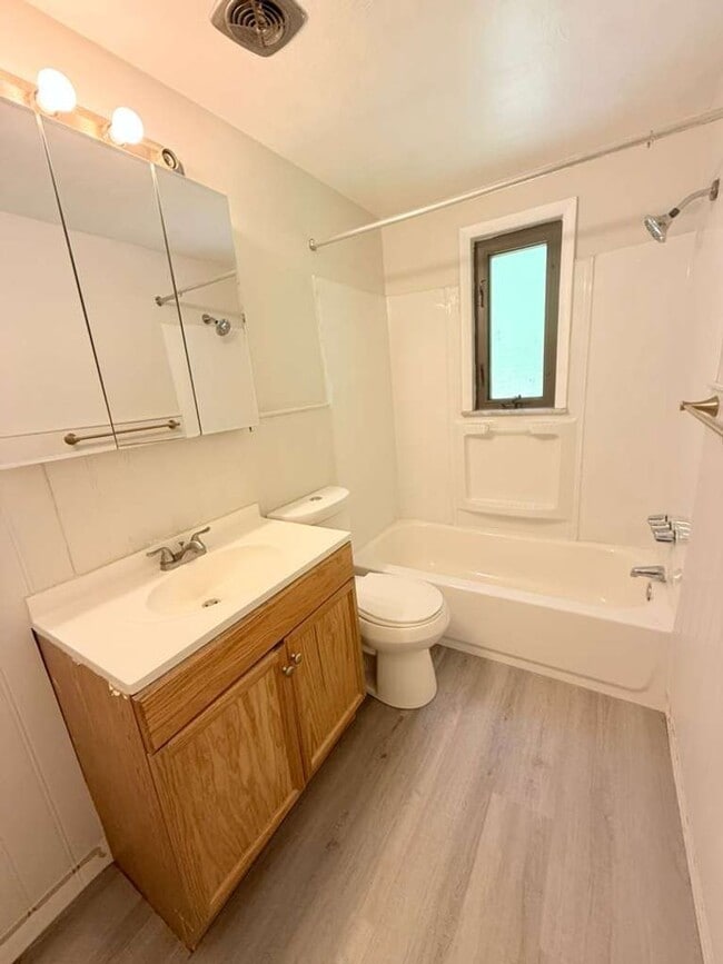 Building Photo - Fabulous 3 bed 1 bath House in Penn Hills