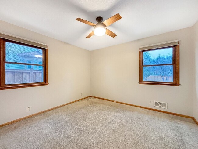 Building Photo - 303 Monroe Ave S