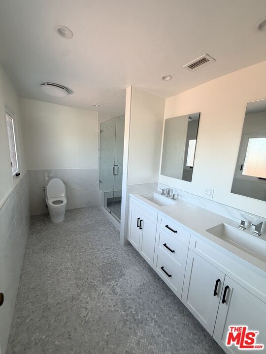 Building Photo - 313 S Peck Dr