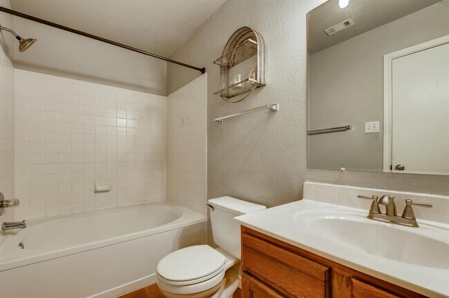 Building Photo - 303 Bello Dr