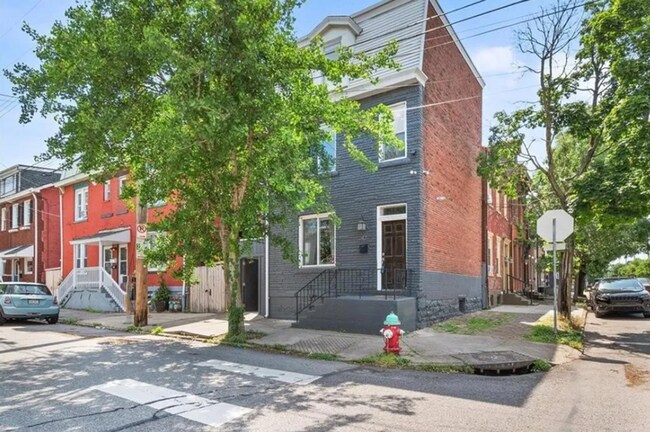 Primary Photo - *Beautifully Updated & Spacious 3BD/2.5BA ...