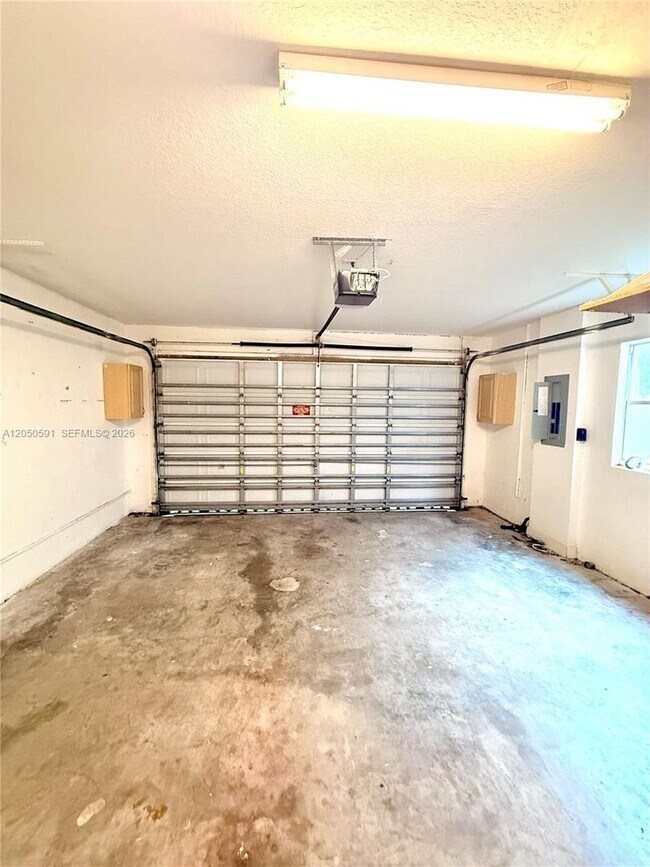 Building Photo - 11504 SW 152nd Ct