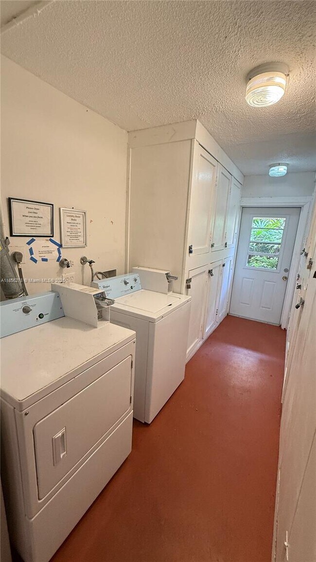 Building Photo - 8851 N New River Canal Rd