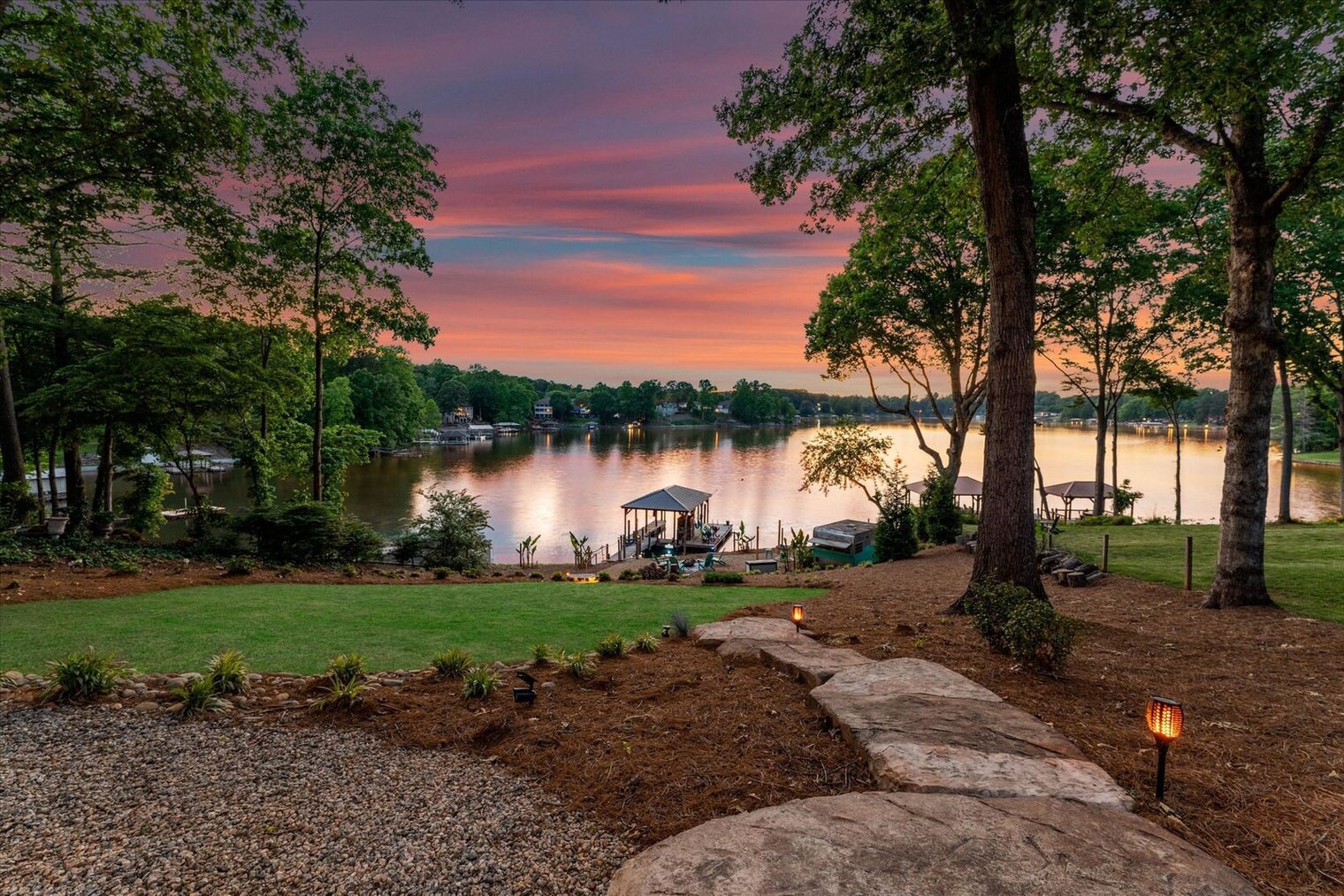 Building Photo - 7154 Nancy Lee Cir