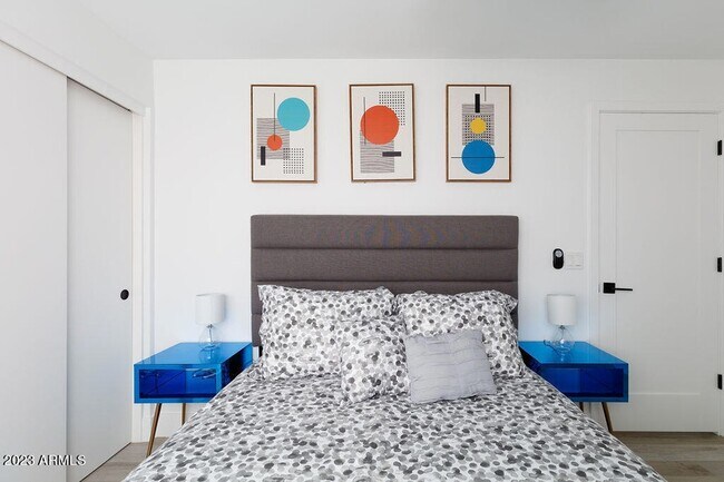 Building Photo - 7834 E Glenrosa Ave