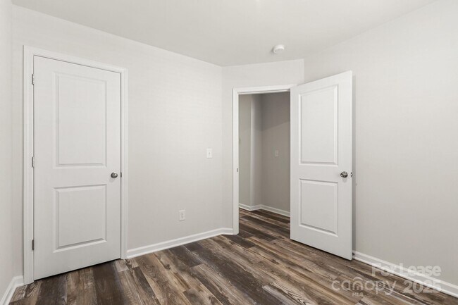 Building Photo - 117 Dogwood Vlg Trl