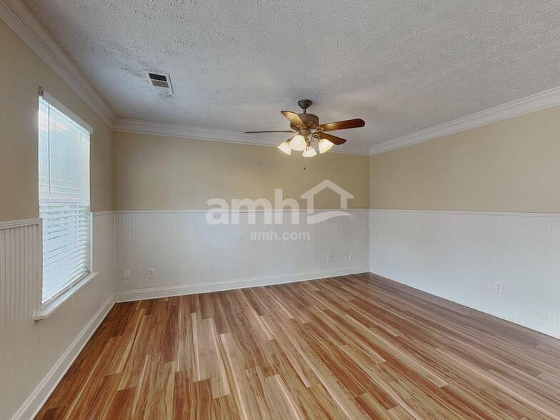 Building Photo - 329 Westminster Dr