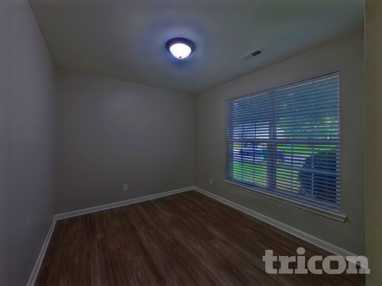 Building Photo - 5411 Peachwood Dr