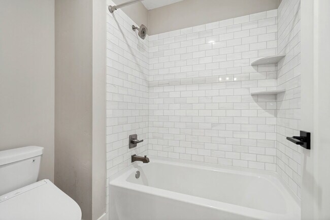Building Photo - Upscale Home Available in Herriman