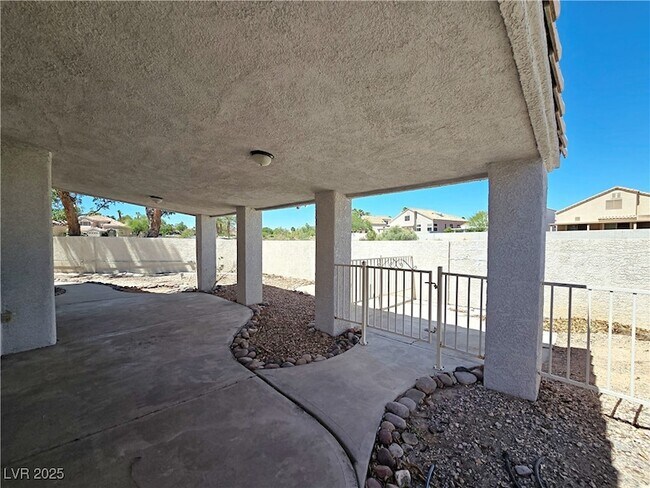 Building Photo - 53 Desert Dawn Ln