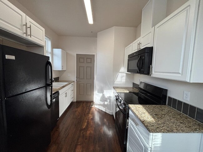 Building Photo - 7927 W Preece Dr