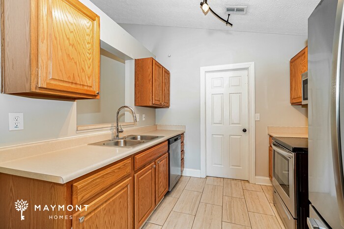 Building Photo - 3974 Eminence Ln