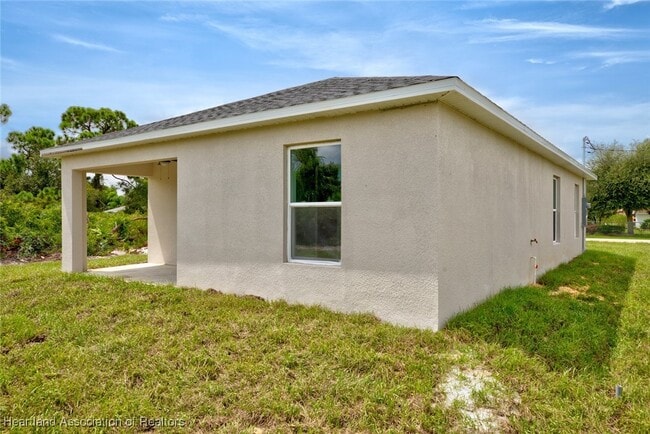 Building Photo - 1527 Chatsworth St