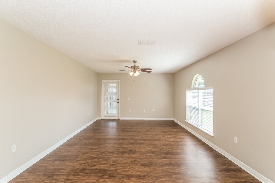 Building Photo - 3017 Sunset Ridge Dr