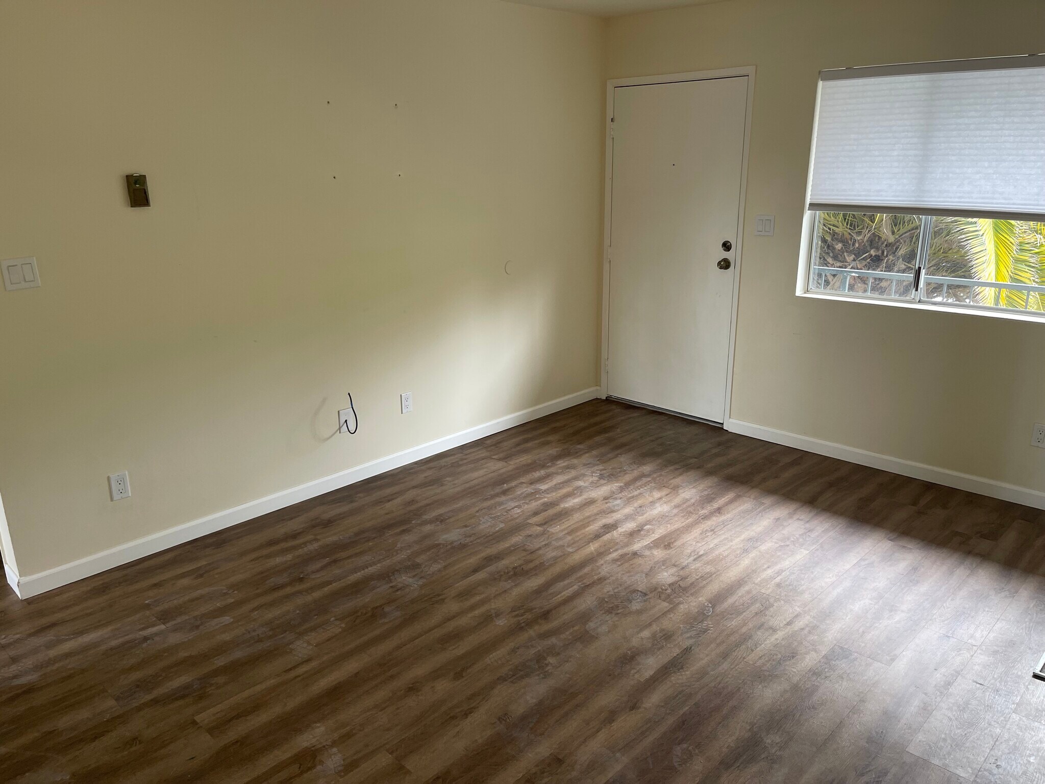Living Room - 1524 Garden St