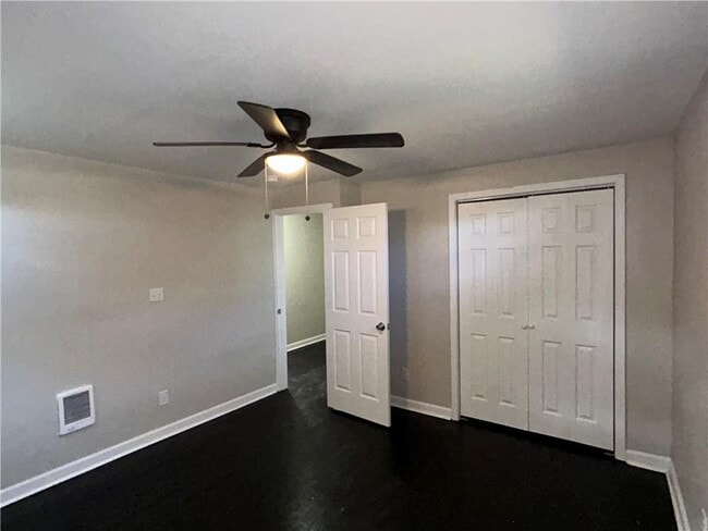 Building Photo - 404 Joycliff Terrace