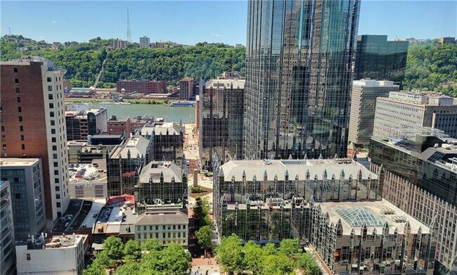 Building Photo - 550 Market St