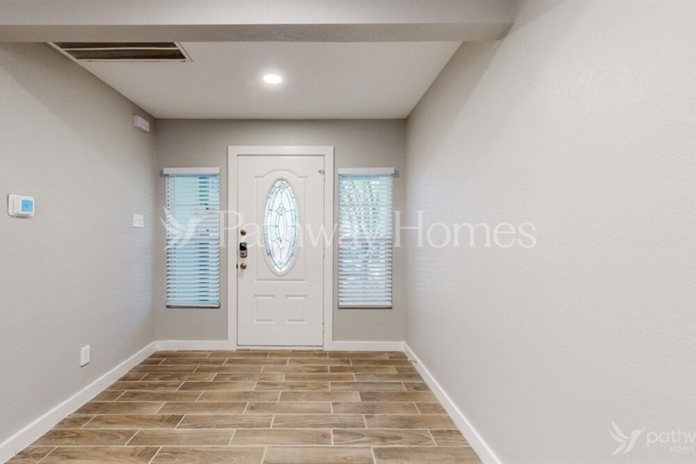 Building Photo - 3914 Winston Dr