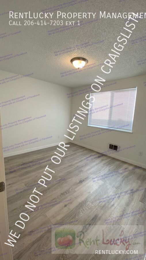 Building Photo - Newly Updated 2 Bedroom, 1 Bath Apartment ...