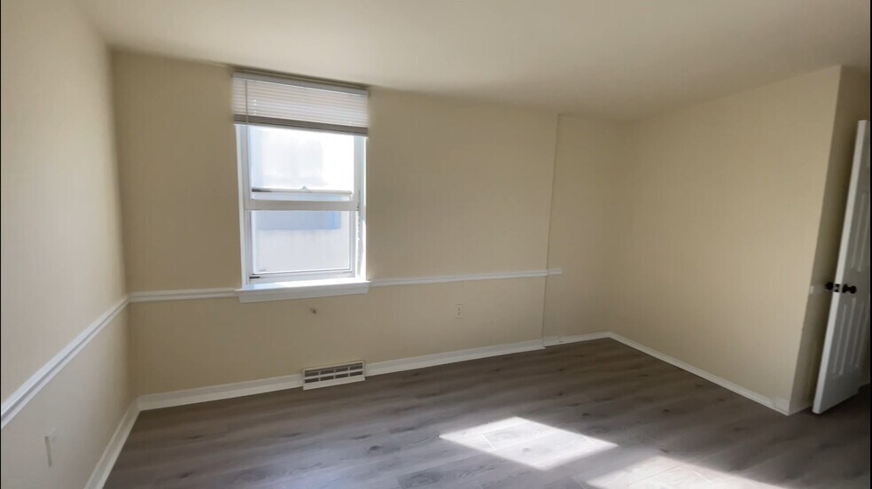 Bedroom - 2034 Green St