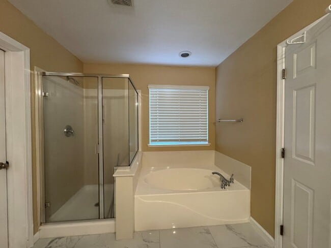 Building Photo - Beautiful 4 Bedroom Home with Solar – North Natomas